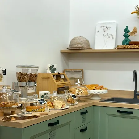 Country - Free Breakfast - Air Conditioning - Wifi Bed & Breakfast 4*