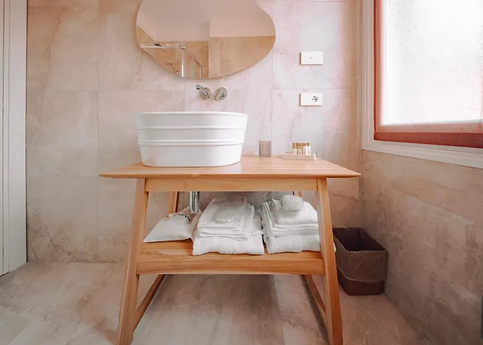 Country - Free Breakfast - Air Conditioning - Wifi 4*