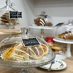 Country - Free Breakfast - Air Conditioning - Wifi 住宿加早餐酒店 梅迪奇纳