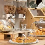Country - Free Breakfast - Air Conditioning - Wifi