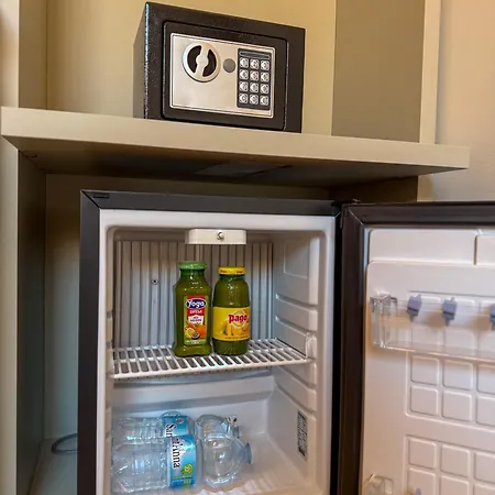 Country - Free Breakfast - Air Conditioning - Wifi