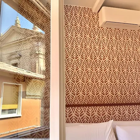 Country - Free Breakfast - Air Conditioning - Wifi