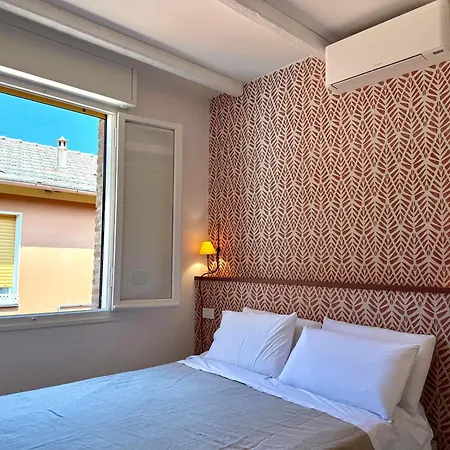 Country - Free Breakfast - Air Conditioning - Wifi *