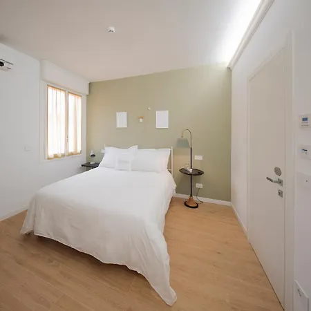 Country - Free Breakfast - Air Conditioning - Wifi 4*