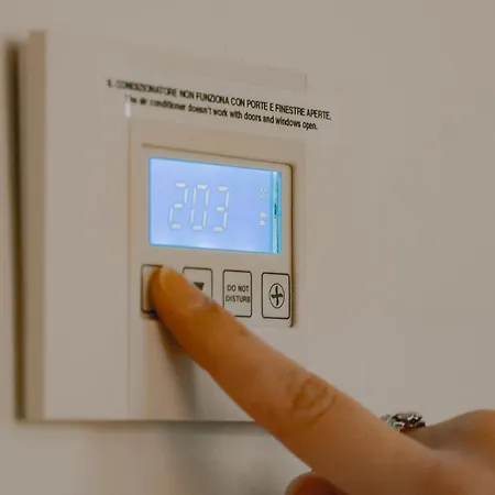 Country - Free Breakfast - Air Conditioning - Wifi