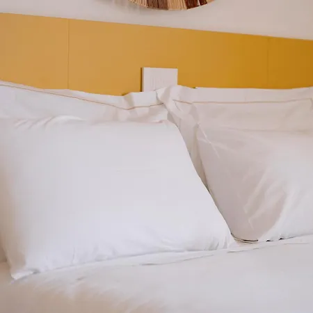 Country - Free Breakfast - Air Conditioning - Wifi Bed & Breakfast