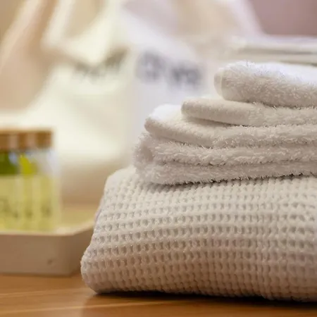 Country - Free Breakfast - Air Conditioning - Wifi