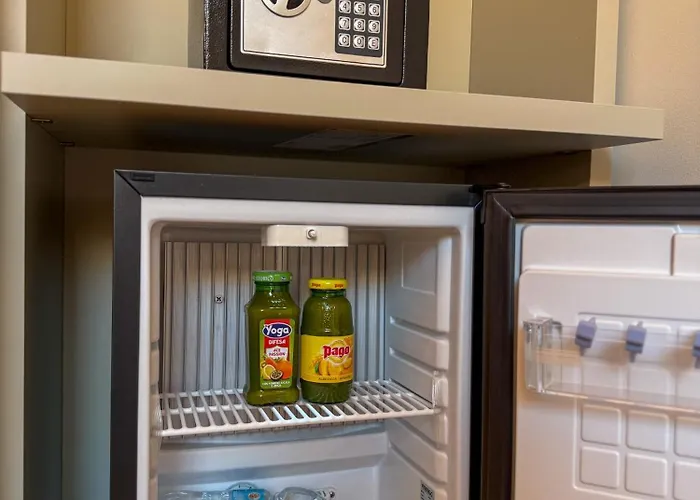 Country - Free Breakfast - Air Conditioning - Wifi