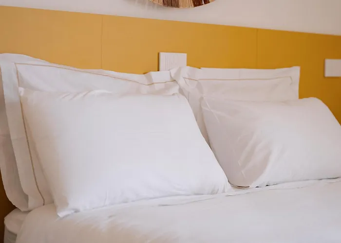 Country - Free Breakfast - Air Conditioning - Wifi Bed & Breakfast