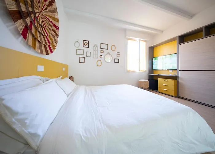 Country - Free Breakfast - Air Conditioning - Wifi Bed & Breakfast